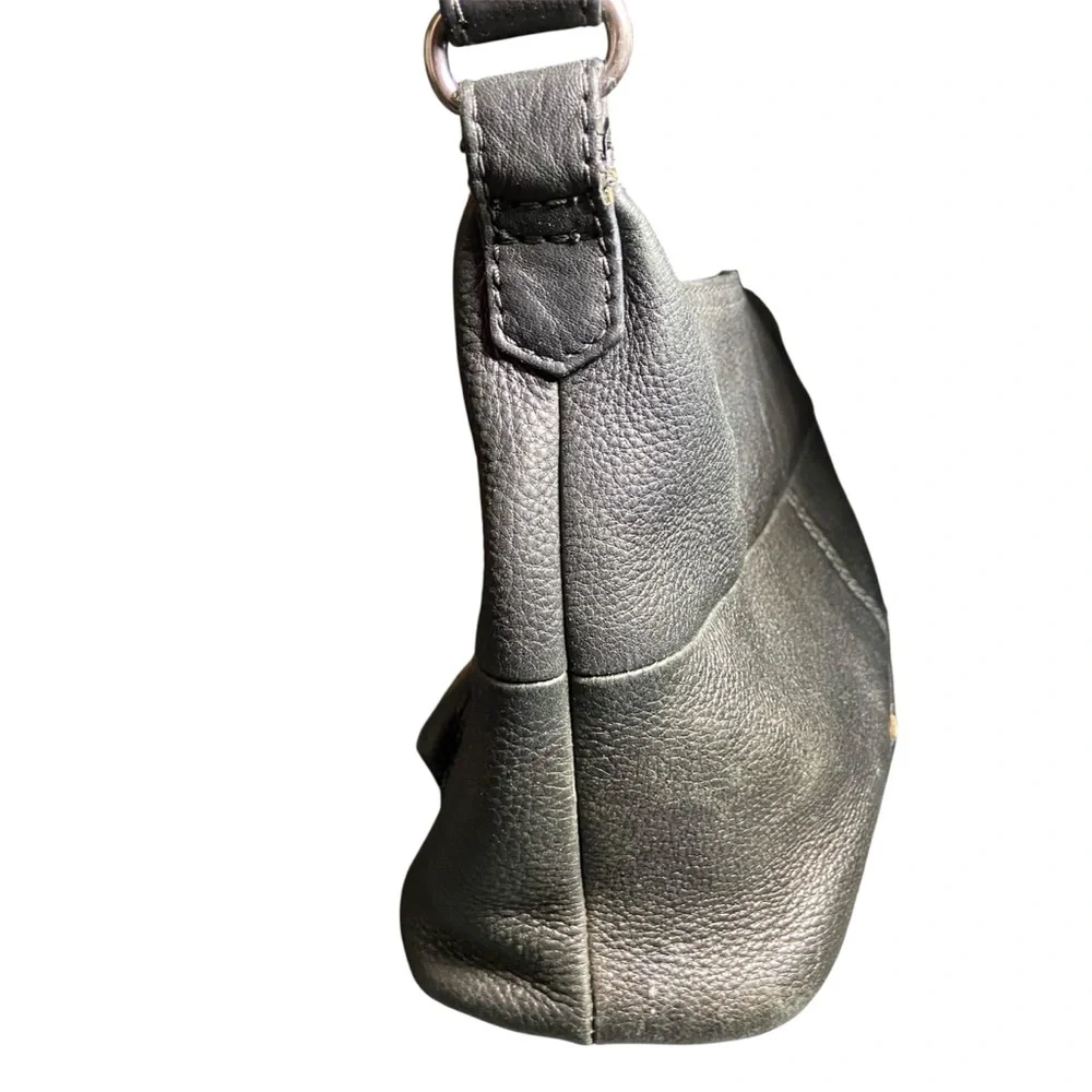 Classic Fossil Black Leather Shoulder Bag